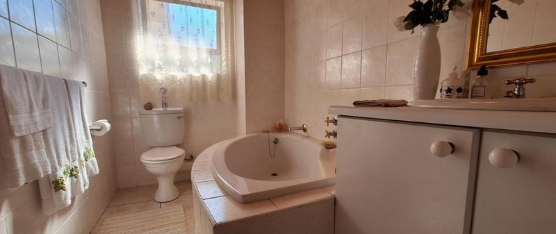 6 Bedroom Property for Sale in Groot Brakrivier Central Western Cape